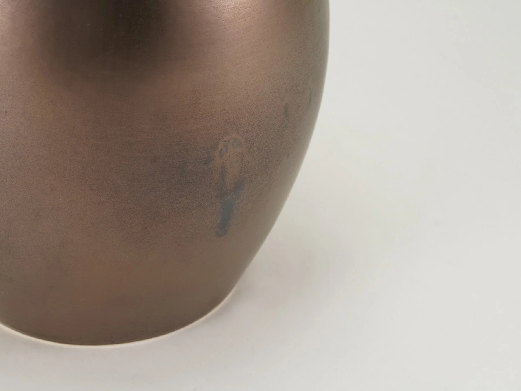 Antique Metallic Dome-Top Ceramic Adult Cremation Urn - Image 3