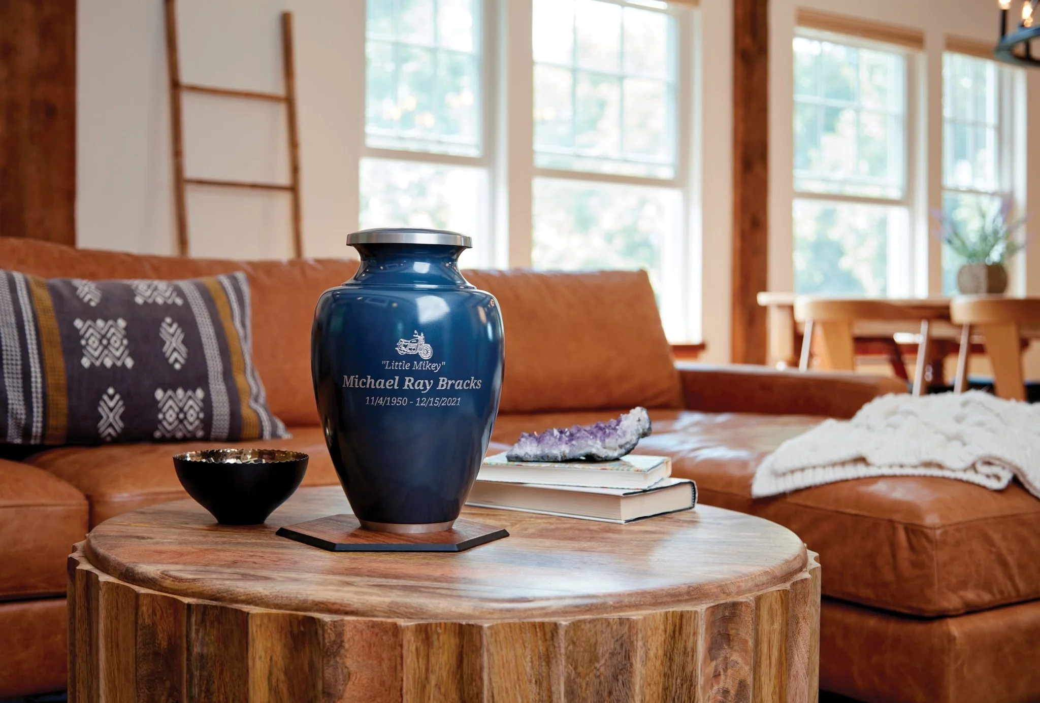 Classic Vase Form Navy Extra Large Cremation Urn - Image 3