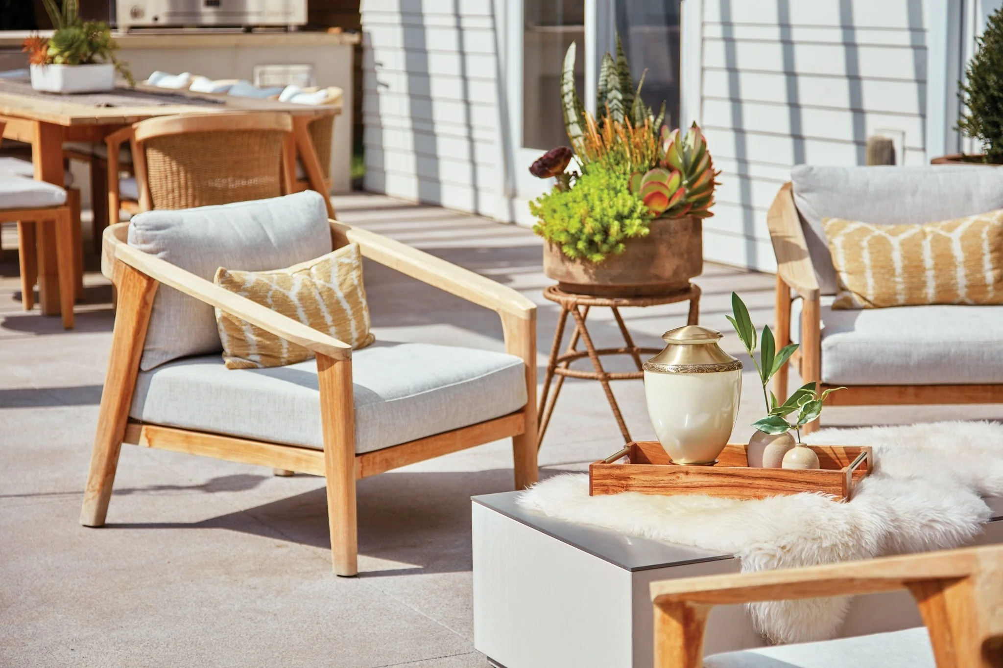 Heirloom Pearl Adult Cremation Urn - Image 4