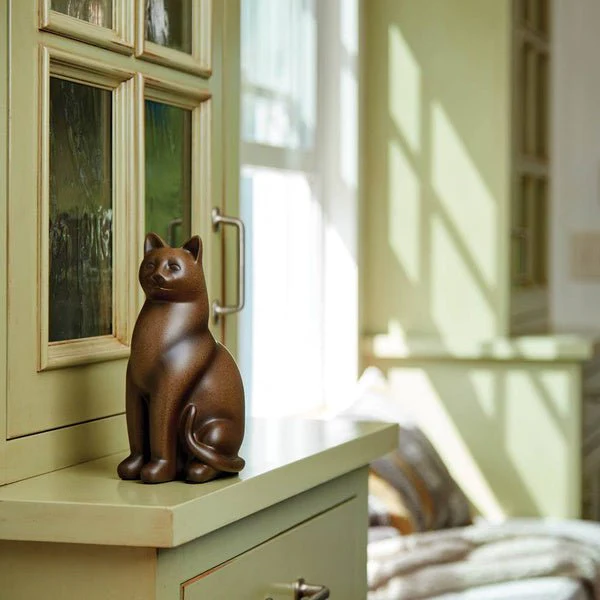Sable Cozy Cat Medium Pet Cremation Urn - Image 3