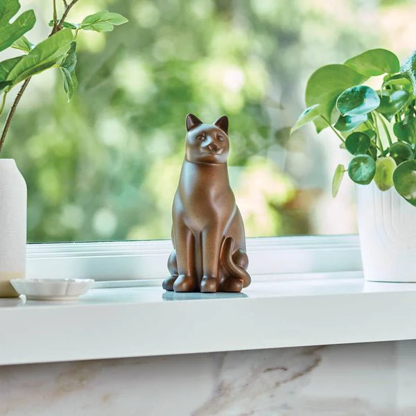 Tabby Cozy Cat Medium Pet Cremation Urn - Image 3